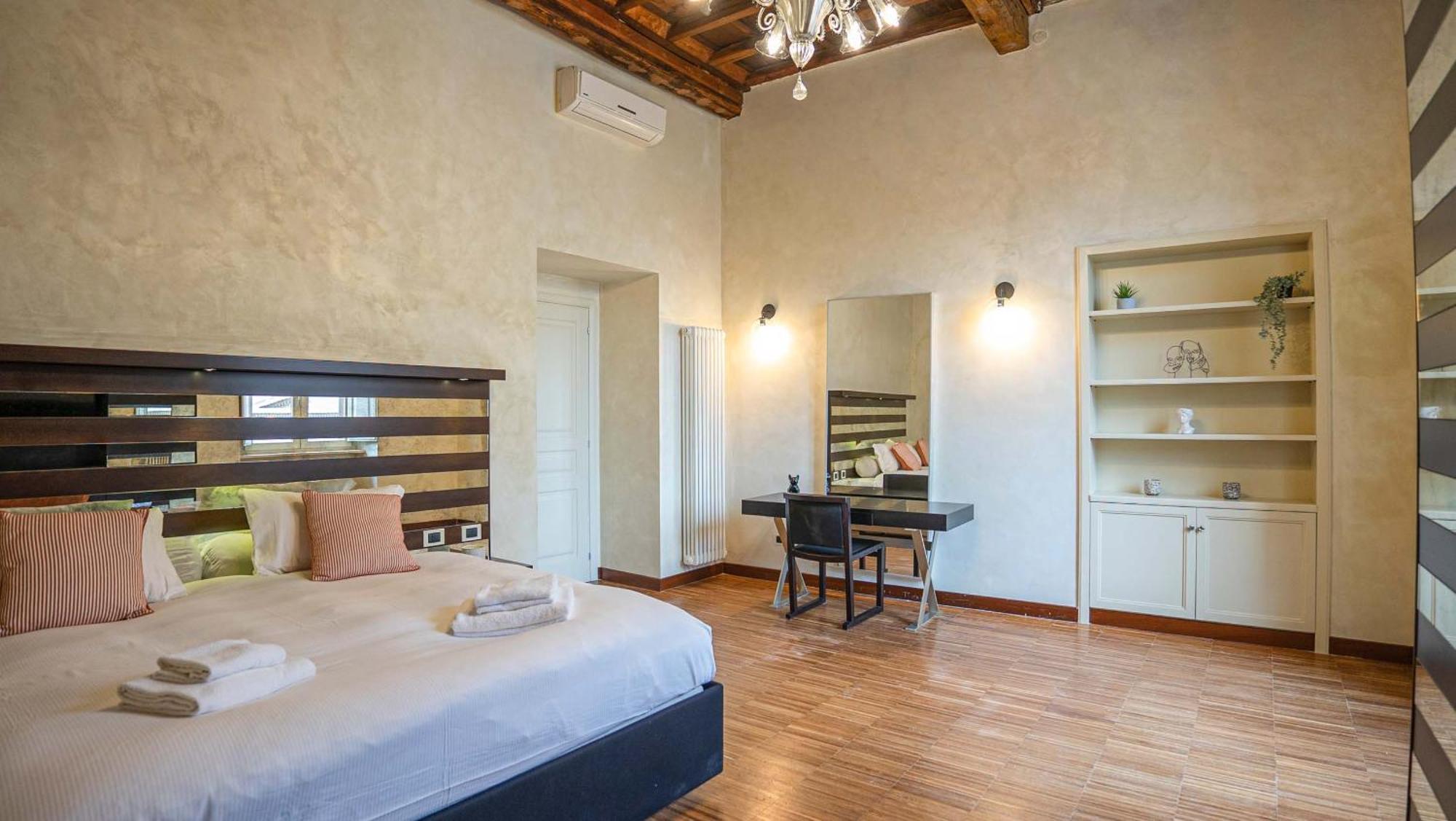Piazza Venezia Charming Apartments With View Roma Ngoại thất bức ảnh